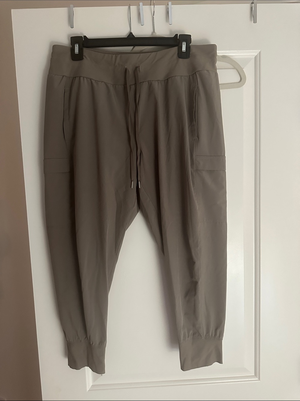 CALIA Women’s Petite Large Cargo Jogger Pants Taupe Gray